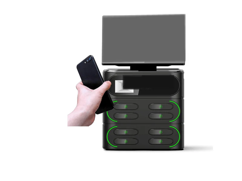 Armario de lobby negro con pantalla sobre dos filas de cuatro ranuras para power banks
